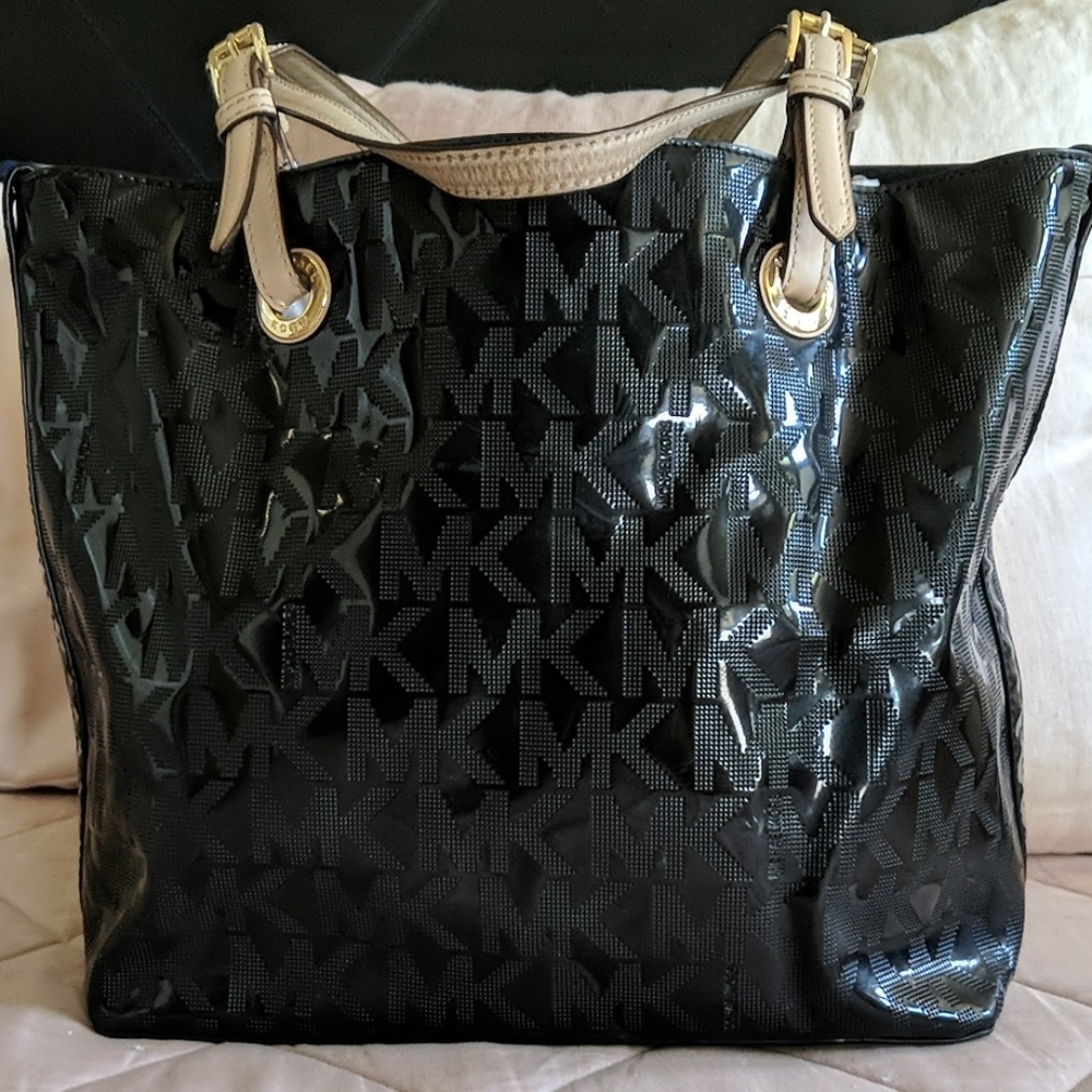 MK tote